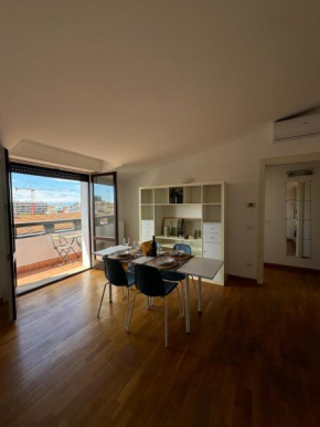 Appartamento Isola- Attico con Balcone